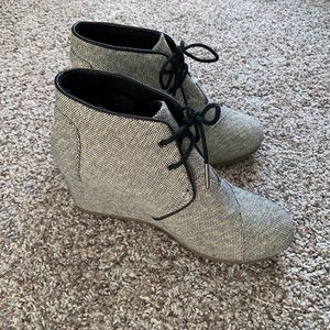 Toms Lace-Up Desert Wedge Booties